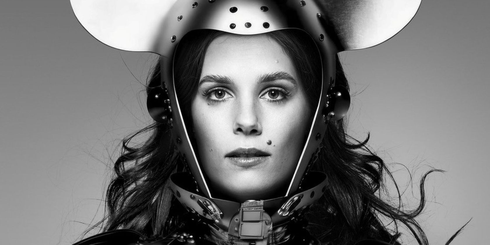 Tara-Louise Wittwer, © Pablo Luetkenhaus Tara-Louise Wittwer, © Pablo Luetkenhaus