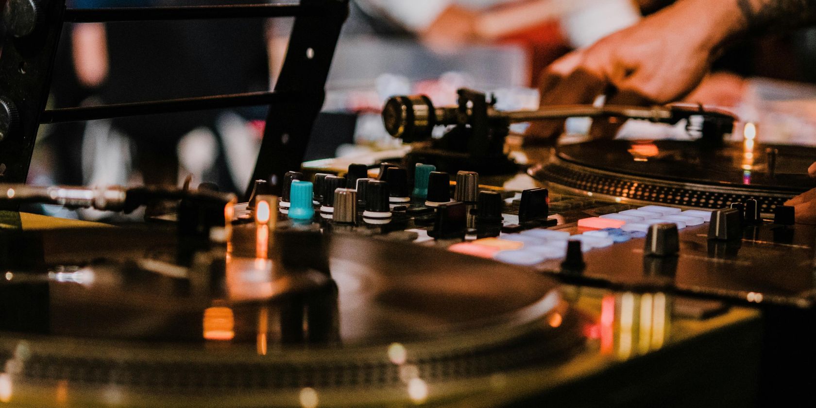 DJ - Pitt, © unsplash DJ - Pitt, © unsplash