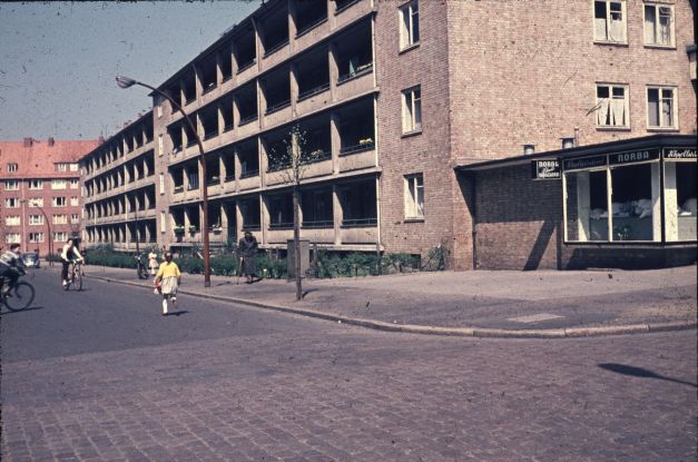 Das Laubenganghaus im Grögersweg (1959), © Geschichtswerkstatt Barmbek Das Laubenganghaus im Grögersweg (1959), © Geschichtswerkstatt Barmbek