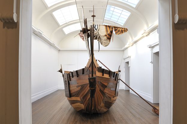 Brian Griffiths, Beneath The Stride Of Giants (2004), © Brian Griffiths Brian Griffiths, Beneath The Stride Of Giants (2004), © Brian Griffiths