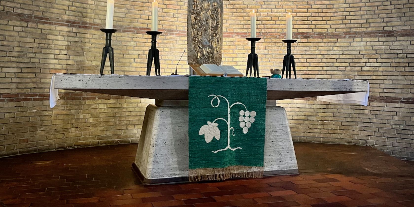 Gottesdienst mit Abendmahl in der Paul-Gerhardt-Kirche, © Martin Bethge Gottesdienst mit Abendmahl in der Paul-Gerhardt-Kirche, © Martin Bethge