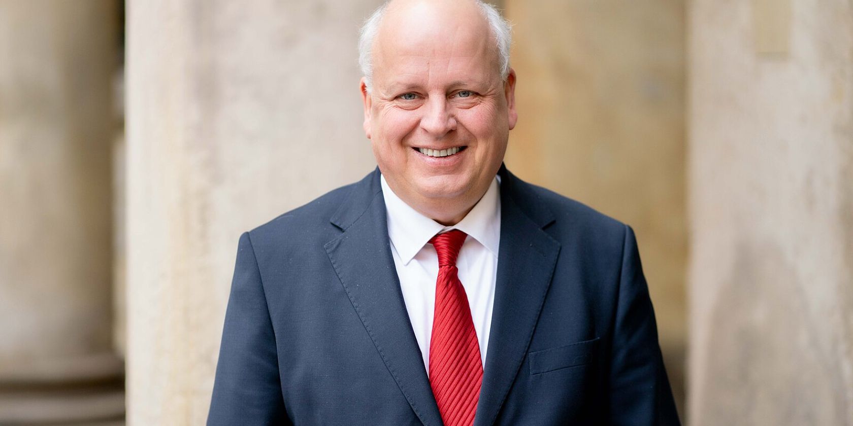 Offizielle Eröffnung der Nacht der Kirchen Hamburg 2026, öffentliche Segnung mit Segensbändern, © Nacht der Kirchen Offizielle Eröffnung der Nacht der Kirchen Hamburg 2026, öffentliche Segnung mit Segensbändern, © Nacht der Kirchen
