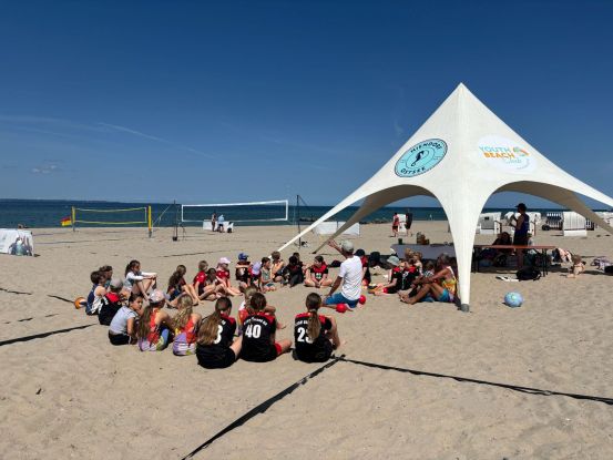 Volleyball training from 12-17Y, © TSNT GmbH Volleyball training from 12-17Y, © TSNT GmbH
