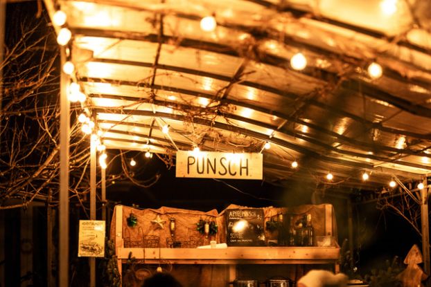 Große Weihnachtstombola beim Tannenbaumverkauf Große Weihnachtstombola beim Tannenbaumverkauf