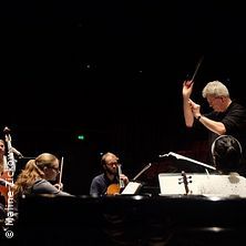 Ensemble 13/14, © links im Bild Ensemble 13/14, © links im Bild