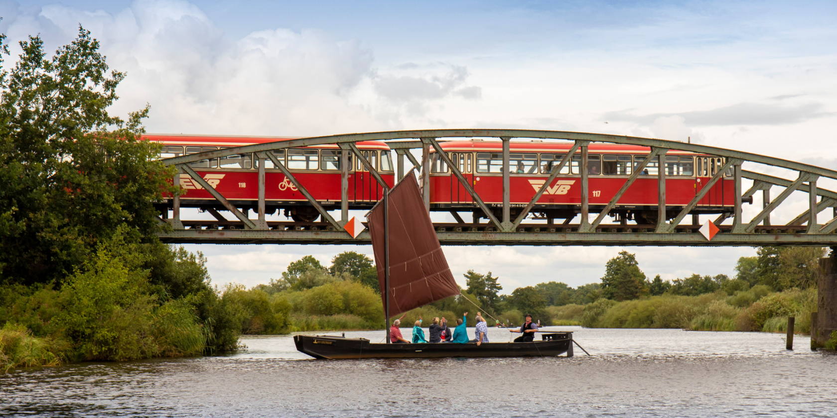 Kombifahrt - Torfkahn und Moorexpress, © Jürgen Miesner Kombifahrt - Torfkahn und Moorexpress, © Jürgen Miesner
