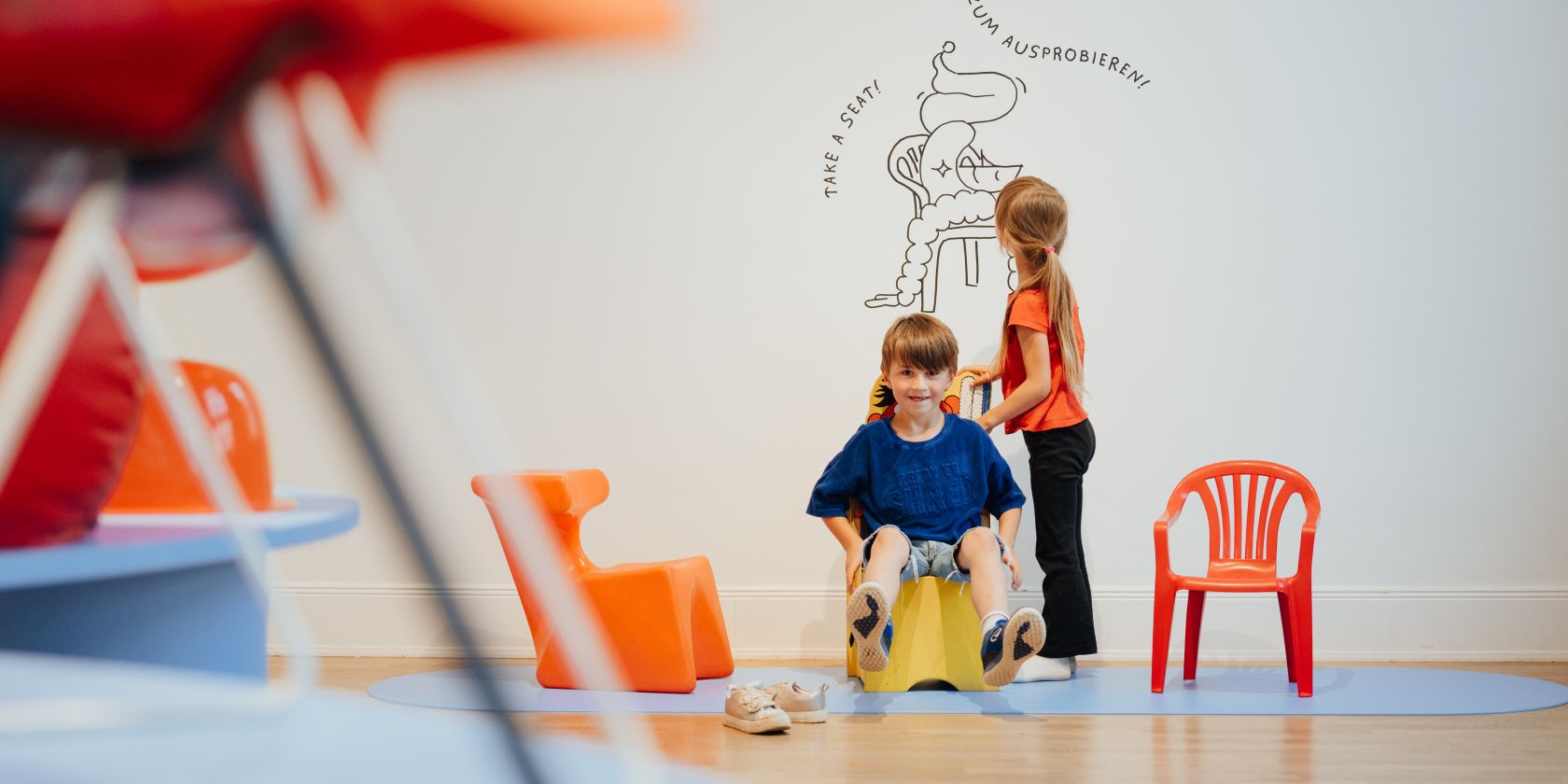 Ausstellungsansicht „Minimöbel: Stühle für Kinder“, MK&G, Foto: Patrick Lipke, © Ausstellungsansicht „Minimöbel: Stühle für Kinder“, MK&G, Foto: Patrick Lipke Ausstellungsansicht „Minimöbel: Stühle für Kinder“, MK&G, Foto: Patrick Lipke, © Ausstellungsansicht „Minimöbel: Stühle für Kinder“, MK&G, Foto: Patrick Lipke