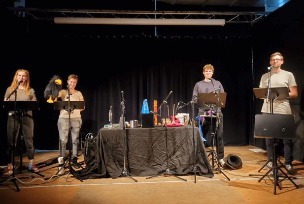 „Die kleine Hexe“ von Otfried Preußler - ein Live-Hörspiel-Erlebnis, © Linda Fischer „Die kleine Hexe“ von Otfried Preußler - ein Live-Hörspiel-Erlebnis, © Linda Fischer