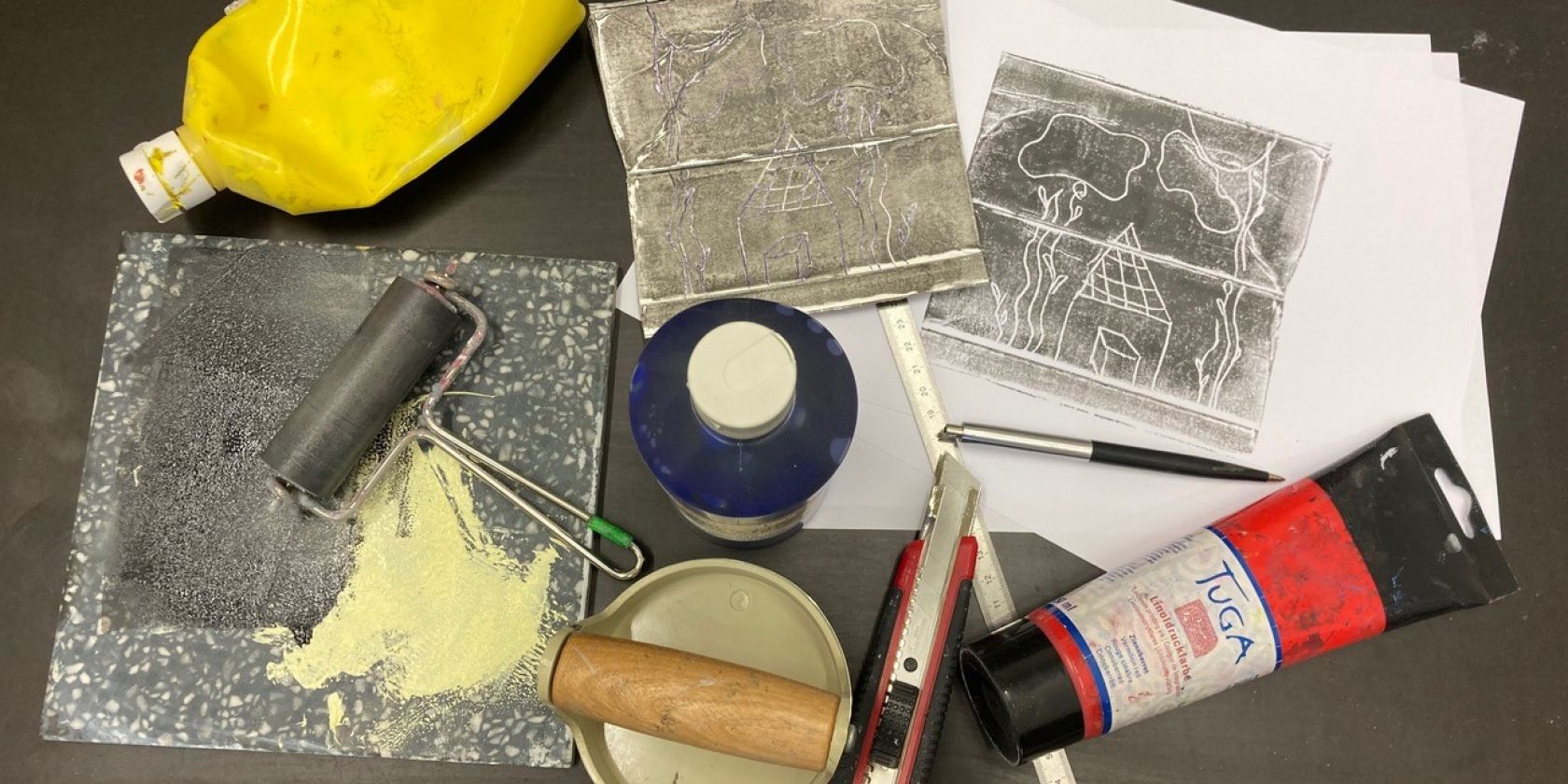 Experimentelles Drucken mit Tetrapak, © Claudia Hinsch Experimentelles Drucken mit Tetrapak, © Claudia Hinsch