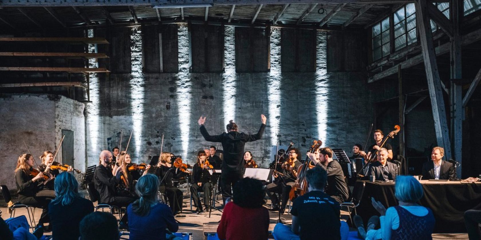 Orchester im Treppenhaus, © Anna Kristina Bauer Orchester im Treppenhaus, © Anna Kristina Bauer