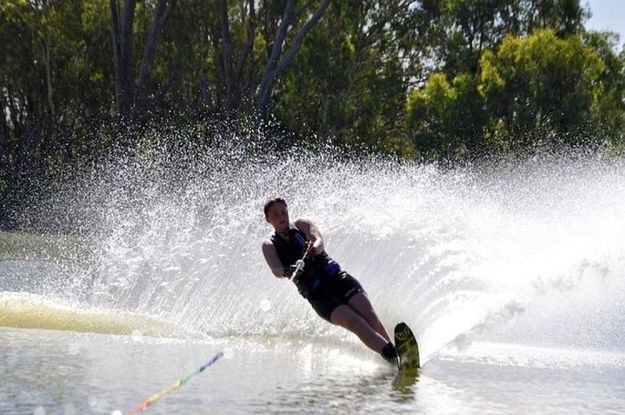 Anfänger-Ferienkurs Wasserski/Wakeboard für Kinder, © SmilingNikon, pixabay.com Anfänger-Ferienkurs Wasserski/Wakeboard für Kinder, © SmilingNikon, pixabay.com