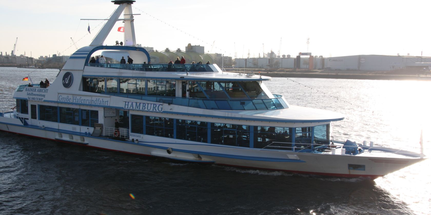 Fahrgastschiff MS HAMBURG, © RAINER ABICHT Elbreederei GmbH & Co. KG Fahrgastschiff MS HAMBURG, © RAINER ABICHT Elbreederei GmbH & Co. KG