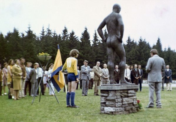 Der nackte Mann auf dem Sportplatz, © DEFA-Stiftung/Alexander Kühn, Wolfgang Bangemann Der nackte Mann auf dem Sportplatz, © DEFA-Stiftung/Alexander Kühn, Wolfgang Bangemann