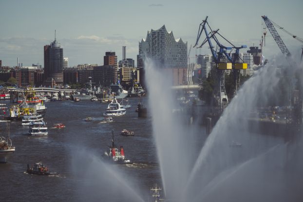 Große Einlaufparade mit offizieller Eröffnung des 838. HAFENGEBURTSTAG HAMBURG, © Hamburg Messe und Congress/Rene Zieger Große Einlaufparade mit offizieller Eröffnung des 838. HAFENGEBURTSTAG HAMBURG, © Hamburg Messe und Congress/Rene Zieger