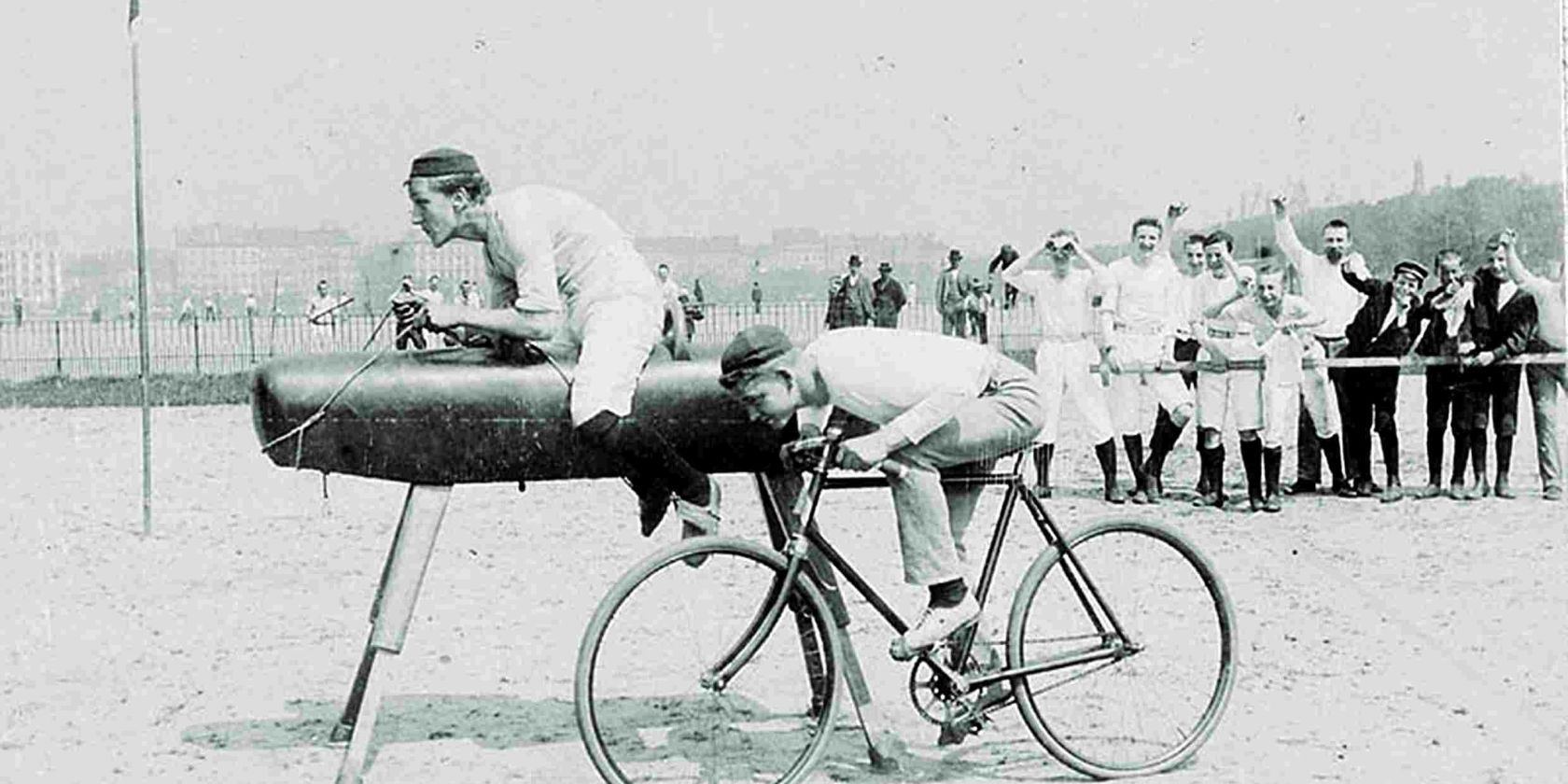 Sport und Vergnügen auf dem Heiligengeistfeld 1903, © St. Pauli-Archiv Sport und Vergnügen auf dem Heiligengeistfeld 1903, © St. Pauli-Archiv