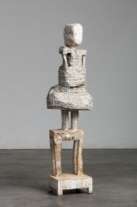 Standing figure in dress, © Klaus Hack Standing figure in dress, © Klaus Hack
