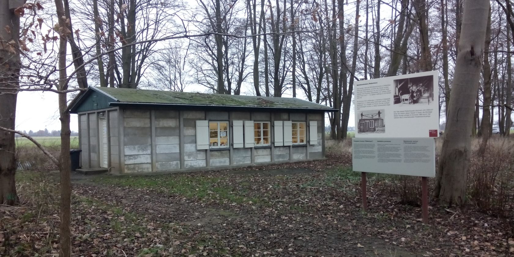KZ-Gedenkstätte Neuengamme - Plattenhaus, © SHGL, Kirchliche Gedenkstättenarbeit KZ-Gedenkstätte Neuengamme - Plattenhaus, © SHGL, Kirchliche Gedenkstättenarbeit