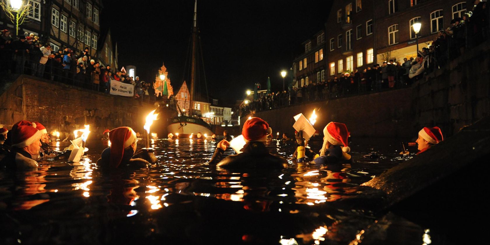 Fackelschwimmen der DLRG, © Martin Elsen Fackelschwimmen der DLRG, © Martin Elsen