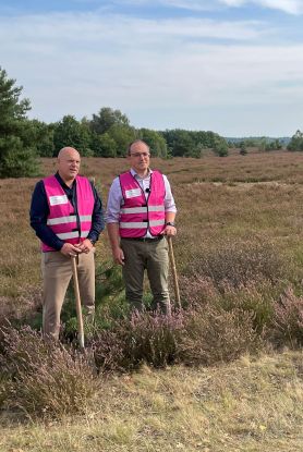 Naturpark_Tag_2025_Schirmherr_Ulrich_von_dem_Bruch_BM_Steffen_Gärtner_c_NPLH, © Naturpark Lüneburger Heide e.V. Naturpark_Tag_2025_Schirmherr_Ulrich_von_dem_Bruch_BM_Steffen_Gärtner_c_NPLH, © Naturpark Lüneburger Heide e.V.