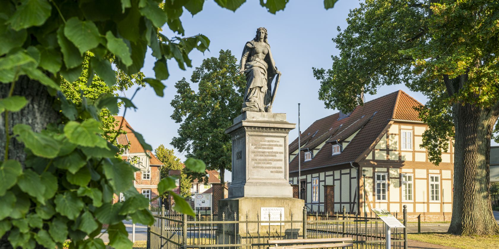 Jugendtreff Amt Neuhaus, © MarTiem Fotografie/ Flusslandschaft Elbe GmbH, Markus Tiemann Jugendtreff Amt Neuhaus, © MarTiem Fotografie/ Flusslandschaft Elbe GmbH, Markus Tiemann
