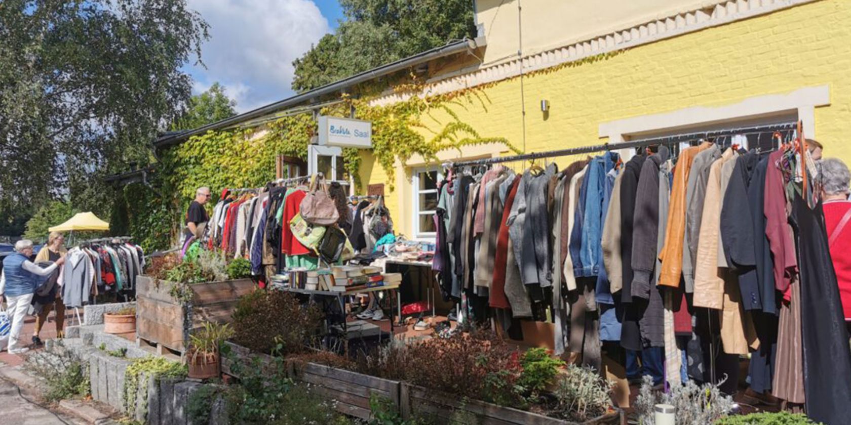 Frauenklamottenflohmarkt, © Alle Rechte vorbehalten Frauenklamottenflohmarkt, © Alle Rechte vorbehalten