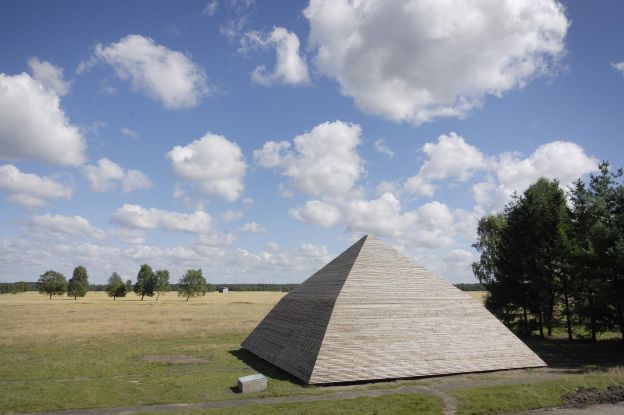 Camp Reinsehlen- Auf den Spuren der Vergangenheit und Gegenwart, © Stadt Schneverdingen, Jörg-Werner Schmidt Camp Reinsehlen- Auf den Spuren der Vergangenheit und Gegenwart, © Stadt Schneverdingen, Jörg-Werner Schmidt