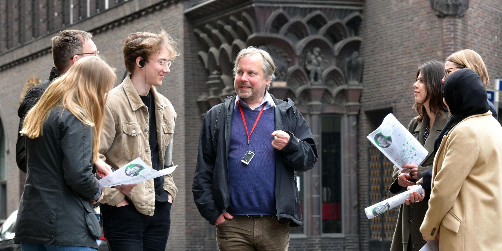 Spaziergang, © Copyright: Michael Zapf / Bundeskanzler-Helmut-Schmidt-Stiftung Spaziergang, © Copyright: Michael Zapf / Bundeskanzler-Helmut-Schmidt-Stiftung