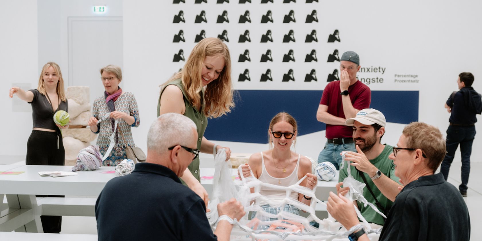 Offener Kunstworkshop: Social Knitting, © © Deichtorhallen Hamburg. Foto: Philipp Meuser Offener Kunstworkshop: Social Knitting, © © Deichtorhallen Hamburg. Foto: Philipp Meuser