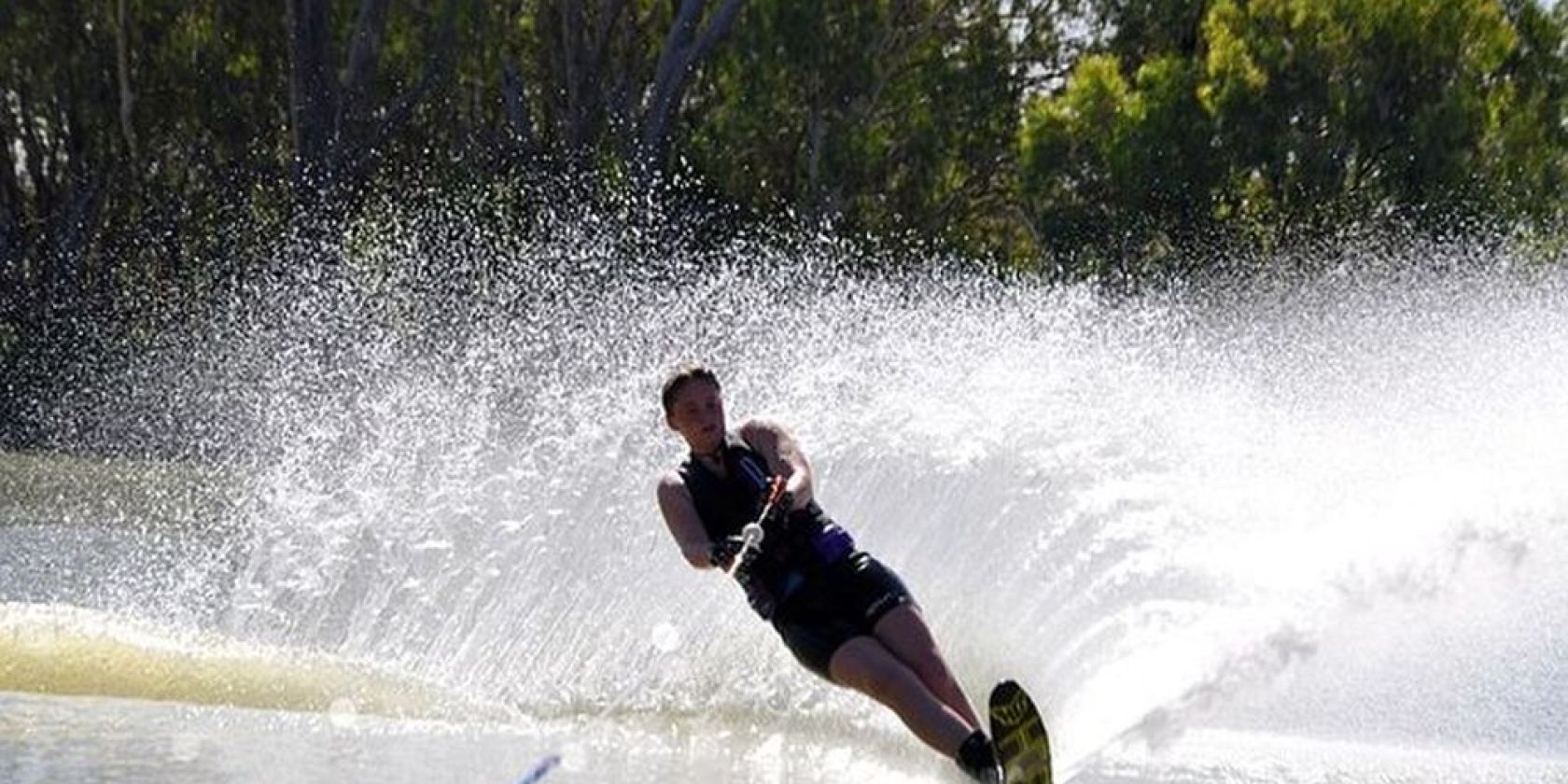 Anfänger-Ferienkurs Wasserski/Wakeboard für Kinder, © SmilingNikon, pixabay.com Anfänger-Ferienkurs Wasserski/Wakeboard für Kinder, © SmilingNikon, pixabay.com