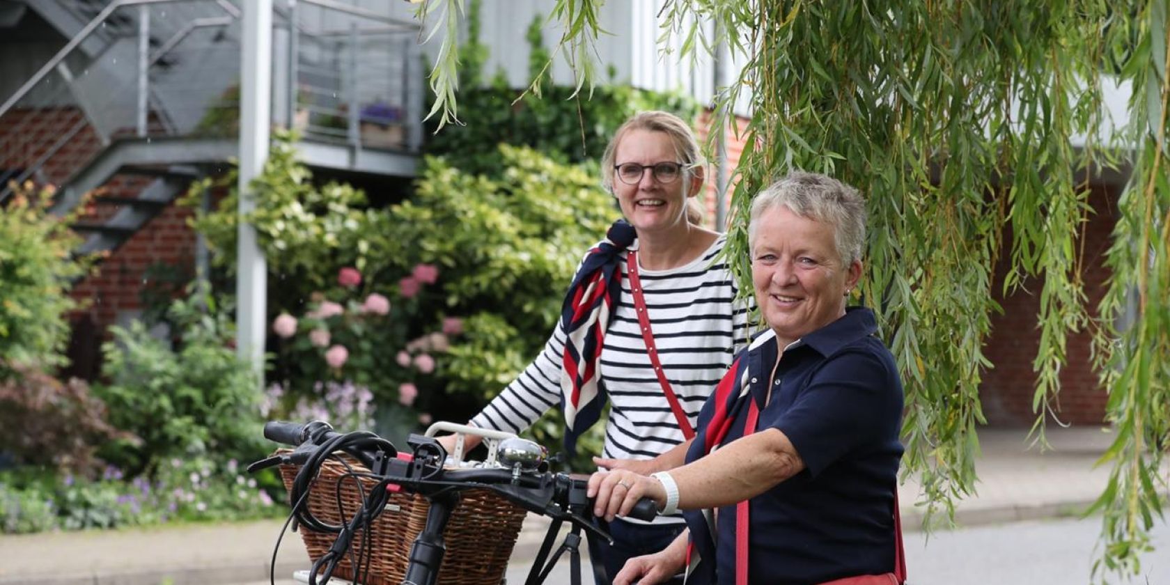 Geführte Radtour "Rote Rosen", © Verein Lüneburger Stadtführer e.V. Geführte Radtour "Rote Rosen", © Verein Lüneburger Stadtführer e.V.