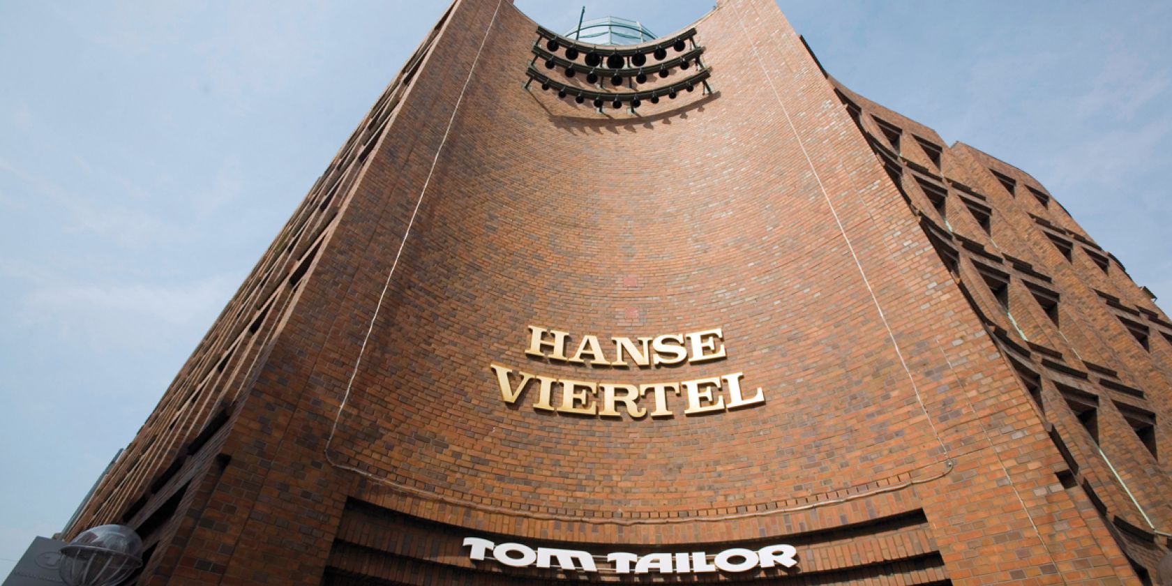 Glockenturm am Hanseviertel, © DECM Deutsche Einkaufs-Center Management G.m.b.H. CenterManagement HanseViertel Glockenturm am Hanseviertel, © DECM Deutsche Einkaufs-Center Management G.m.b.H. CenterManagement HanseViertel