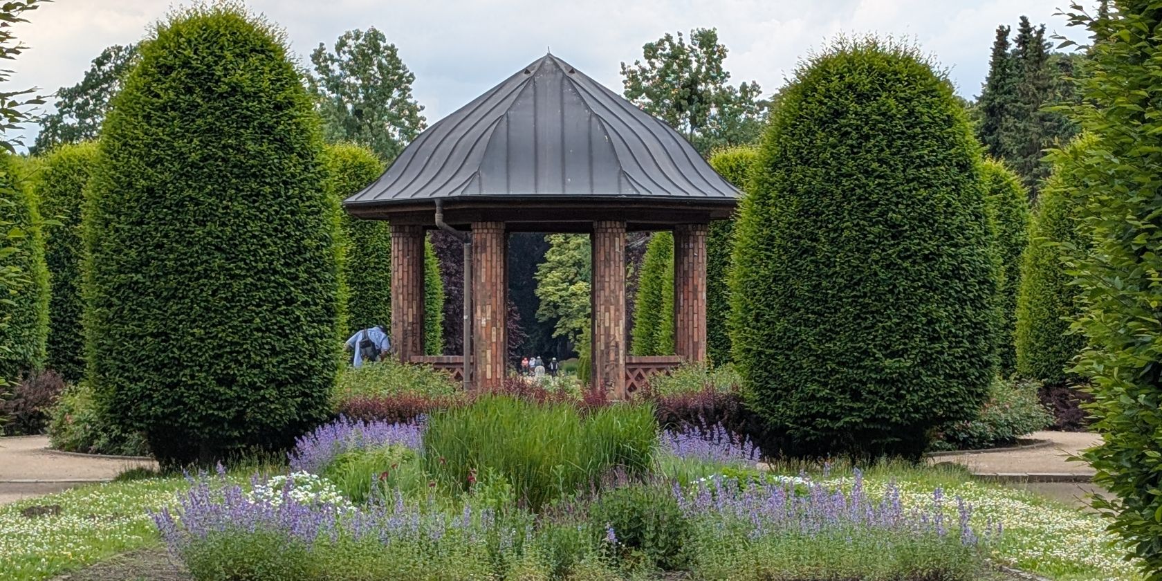 Gustav Oelsner Pavillion im Altonaer Volkspark (2025), © Stadtteilarchiv Ottensen e.V. / Pia Zielke Gustav Oelsner Pavillion im Altonaer Volkspark (2025), © Stadtteilarchiv Ottensen e.V. / Pia Zielke