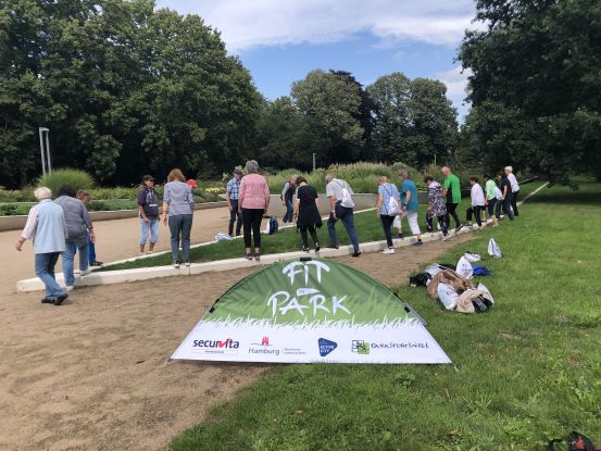Fit im Park – Bewegungstreff für Ältere, © ParkSportInsel e.V. Fit im Park – Bewegungstreff für Ältere, © ParkSportInsel e.V.