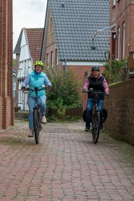 Fahrradtour mit dem DRK-OV Hemmoor Basbeck/Warstade, © Bernd Otten PhotographieVG Bild-Kunst Urh.-Nr.: 323 6 313 Fahrradtour mit dem DRK-OV Hemmoor Basbeck/Warstade, © Bernd Otten PhotographieVG Bild-Kunst Urh.-Nr.: 323 6 313
