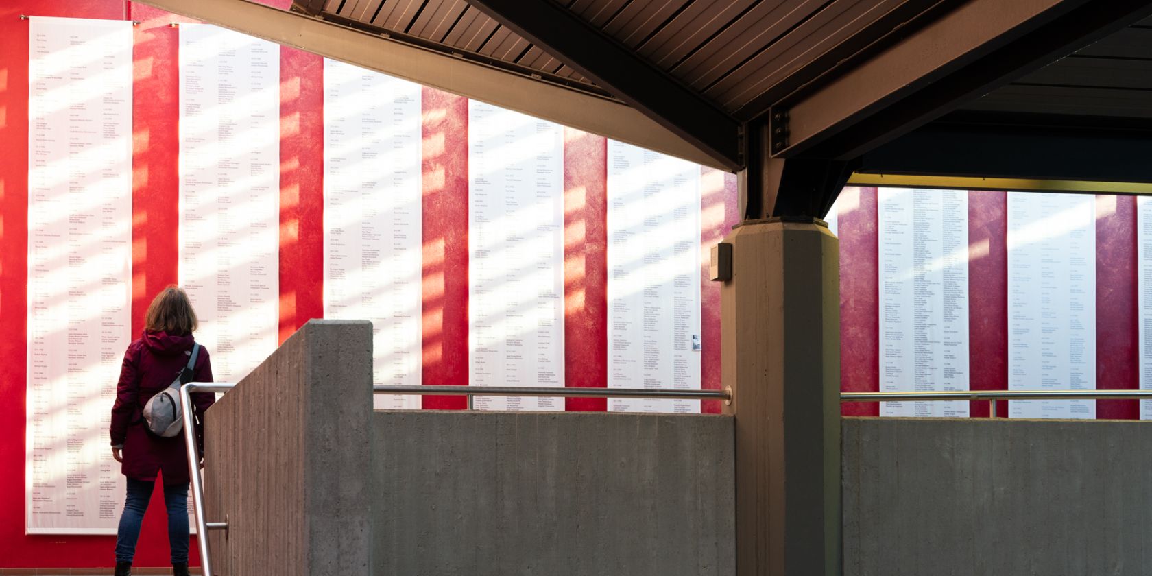 Auf Wänden geschrieben: Die Namen der Opfer., © Arne Mantz Auf Wänden geschrieben: Die Namen der Opfer., © Arne Mantz