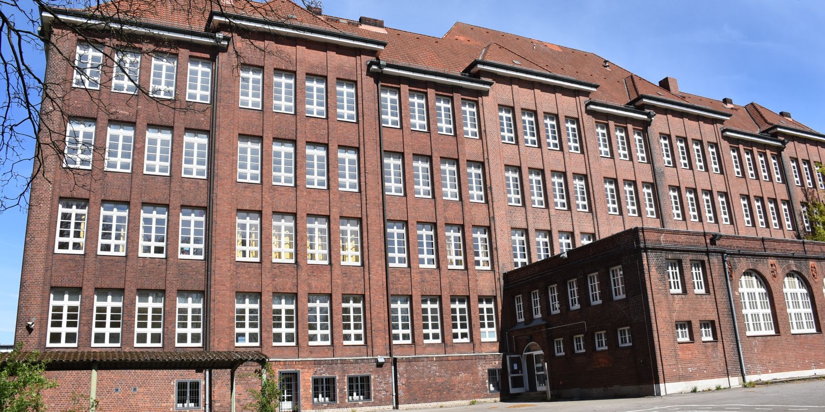 Gebäude der Gedenkstätte Bullenhuser Damm, © Foto: 2019, Iris Groschek Gebäude der Gedenkstätte Bullenhuser Damm, © Foto: 2019, Iris Groschek