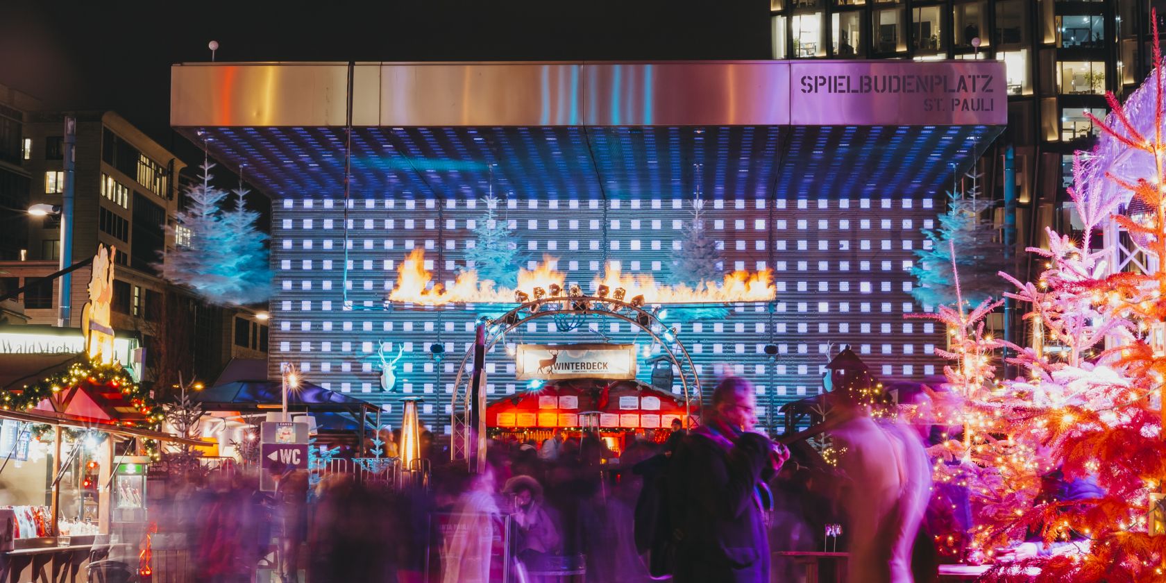 Bühne auf dem Santa Pauli Weihnachtsmarkt, © Mediaserver Hamburg / Timo Sommer Bühne auf dem Santa Pauli Weihnachtsmarkt, © Mediaserver Hamburg / Timo Sommer
