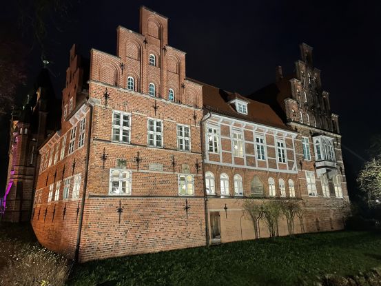 Bergedorfer Schloss beleuchtet, © Bergedorfer Museumslandschaft Bergedorfer Schloss beleuchtet, © Bergedorfer Museumslandschaft