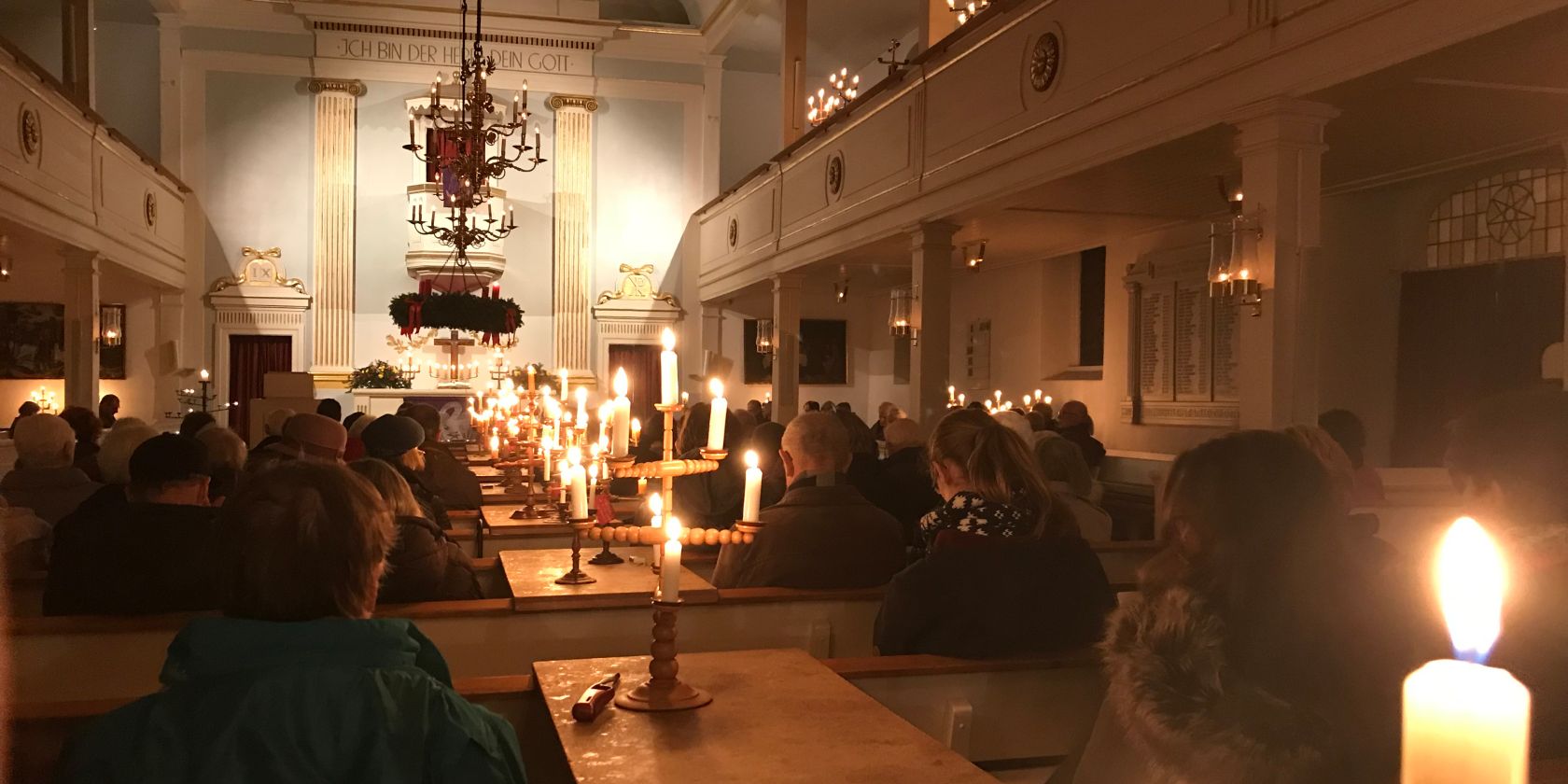 Siebenstern Gottesdienst in der Dreikönigskirche Bad Bevensen, © Bad Bevensen Marketing GmbH | Nina Lüdemann Siebenstern Gottesdienst in der Dreikönigskirche Bad Bevensen, © Bad Bevensen Marketing GmbH | Nina Lüdemann