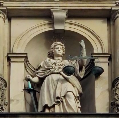 Im Namen des Gesetzes, Hamburgs Justizgeschichte - Ein Rundgang durch Recht, Macht und Rechtsprechung in der Hansestadt, Quelle: Reservix Im Namen des Gesetzes, Hamburgs Justizgeschichte - Ein Rundgang durch Recht, Macht und Rechtsprechung in der Hansestadt, Quelle: Reservix