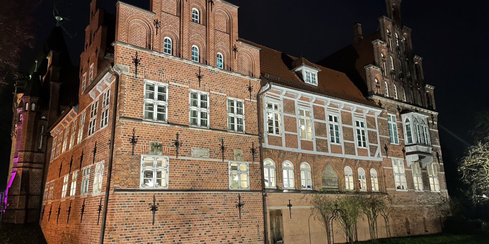 Bergedorfer Schloss beleuchtet, © Bergedorfer Museumslandschaft Bergedorfer Schloss beleuchtet, © Bergedorfer Museumslandschaft