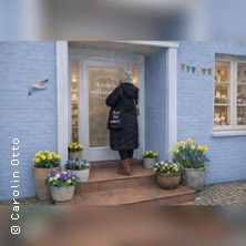 Shopping-Tour: Hamburgs sch&ouml;ne Schwester, &copy; links im Bild