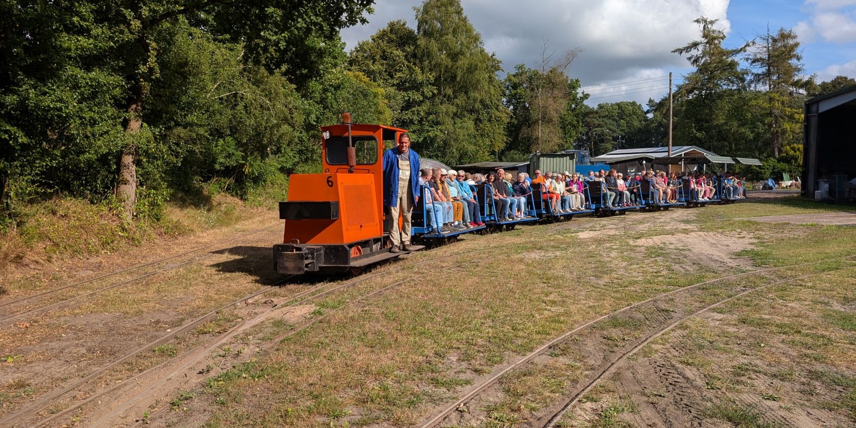 Torfbahnzug auf dem Betirebshof der Torfbahn, &copy; Franzi Zelck