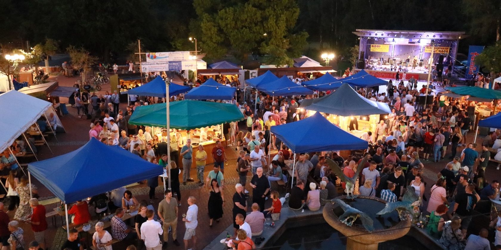 Abendlicher Blick aufs Weinfest, © Sandra Krumbiegel