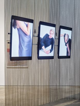 Ausstellungsansicht States of Rebirth, © Henning Rogge