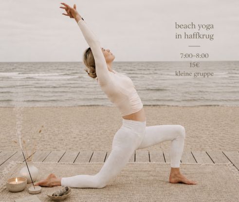 Yoga am Strand, &copy; Francesca Janzen