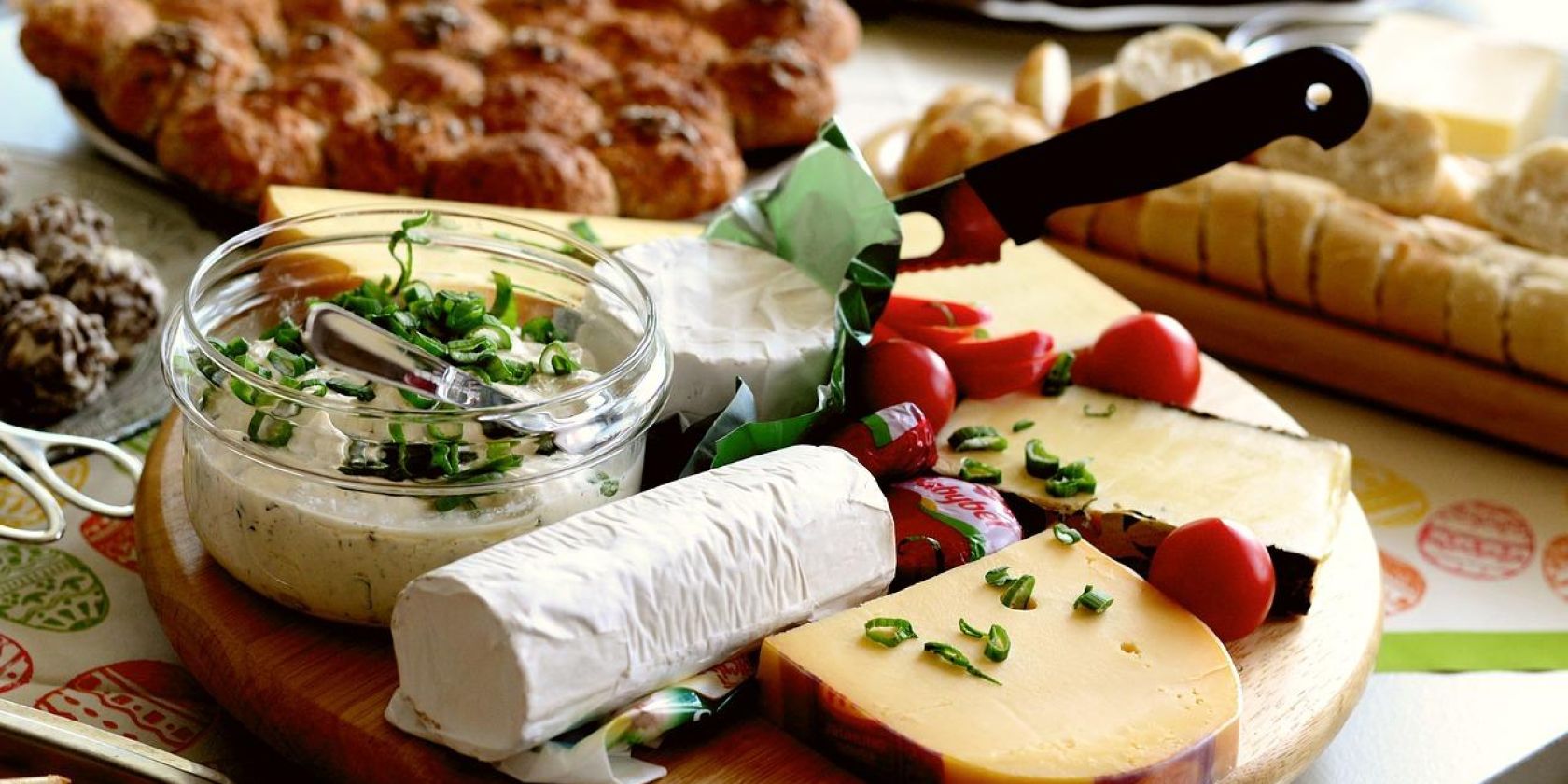 Buffet, © Bild von congerdesign auf Pixabay
