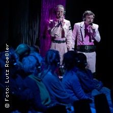 Das vierte Treffen, &copy; links im Bild