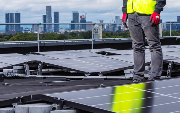 Solare Energienutzung auf Gewerbedächern im Bezirk Bergedorf, © Bezirksamt Bergedorf