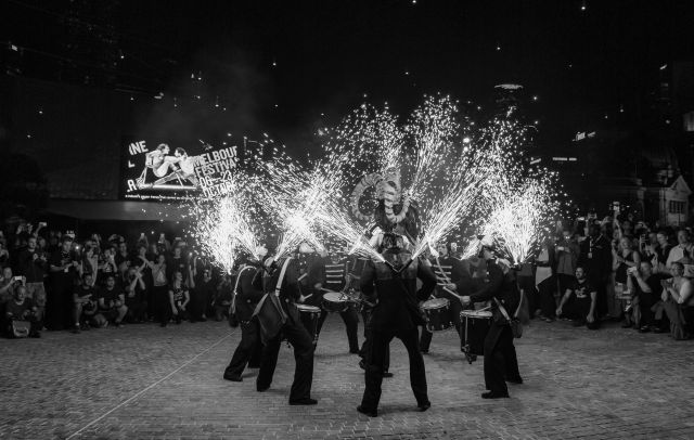 Ensemble Night: Posaunen, Saxofone, Schlagzeug, © Pexels Robert Stokoe